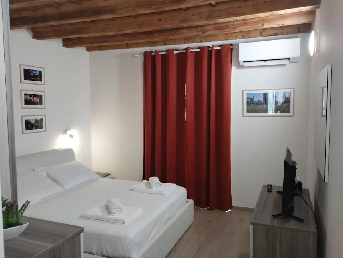 Apartment Happiness In Corso Como Milan